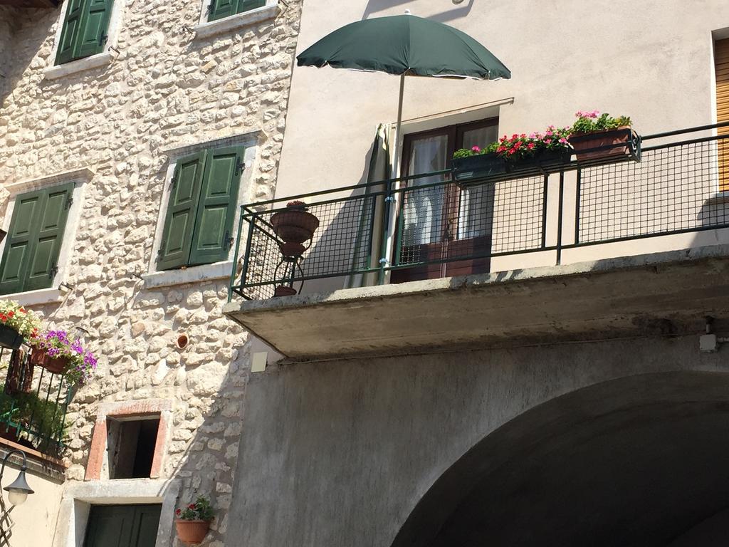 Apartament Casa Valentina Brenzone sul Garda Zewnętrze zdjęcie